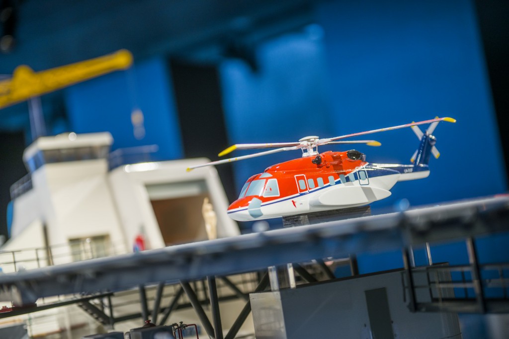 Helikopter på plattformmodell i oljemuseet foto Fredrik Ringe