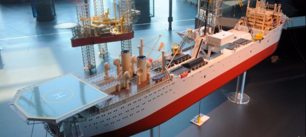 Modell av Drillship i oljemuseets utstilling